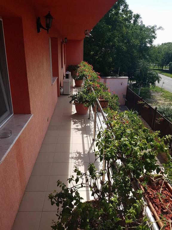 Onalisa Hotel Arad Buitenkant foto